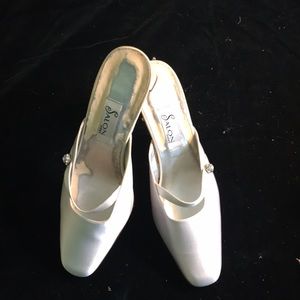 Salon Shoes White Silk Vintage